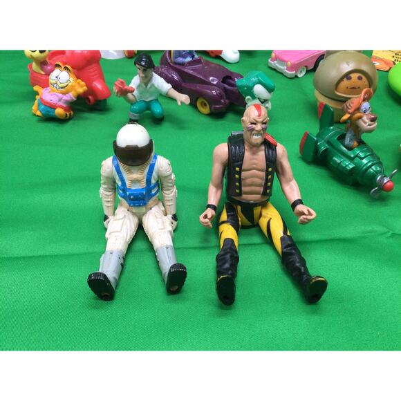 Vintage Lot of PVC Figurine Toys 1.5LB - Picture 2 of 13